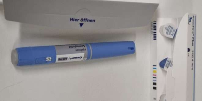 Eine Komplette Ozempic Packung mit dem Pen und Hilfmitteln. 0,25mg pro Woche ist die Startdosis